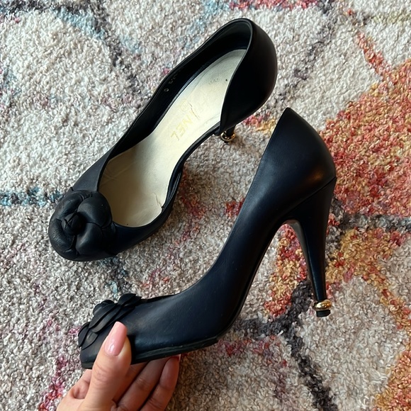 CHANEL Camellia D’Orsay Navy Leather Pumps - 36 - Picture 1 of 15